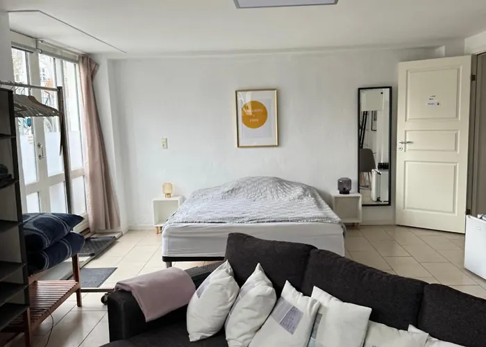 Huset 3* Хеллеруп